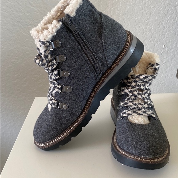 Gray and Cream Wool Boots - Picture 3 of 4